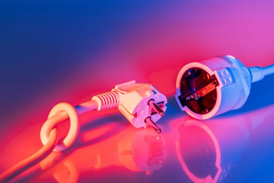How Smart Plugs Work and What You Can Do With Them — Are Smart Plugs Safe?