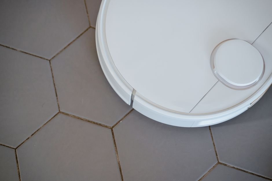 Robot Vacuum vs Traditional Vacuum — What Is a Traditional Vacuum Cleaner?