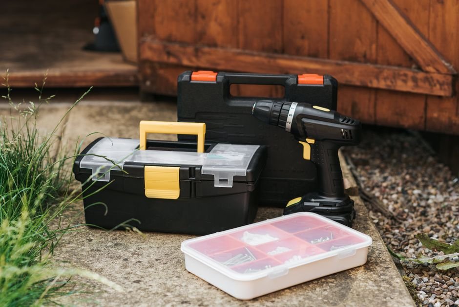 The Best Time of Year to Start Outdoor Maintenance Projects — Spring: The Ideal Season for Most Projects
