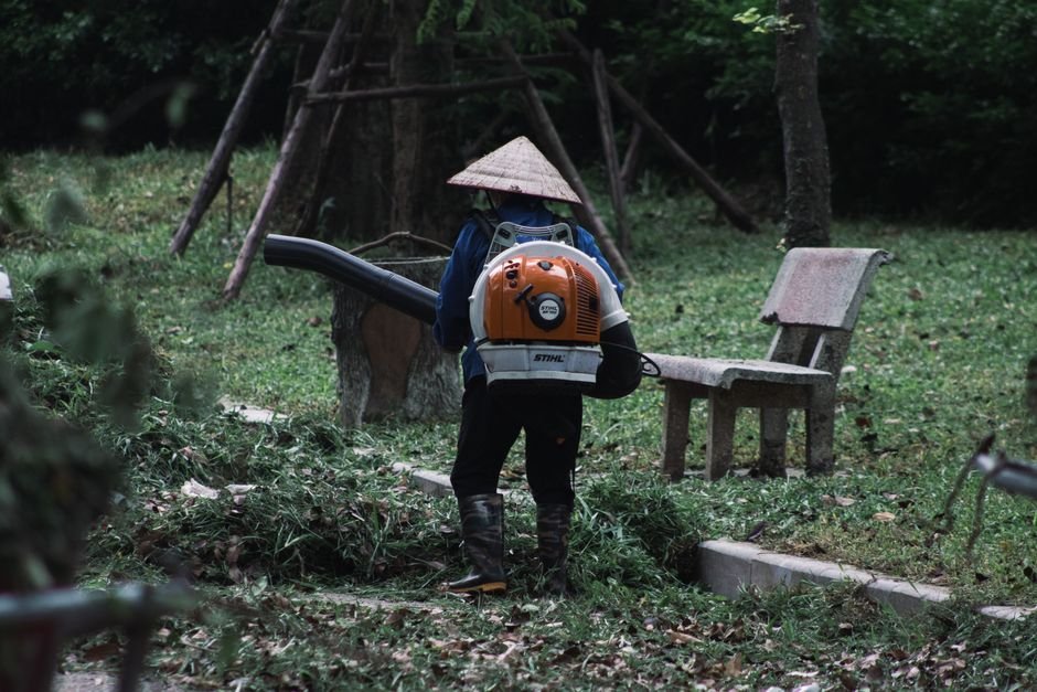 Backpack Blower vs Handheld Blower — What Is a Backpack Blower?