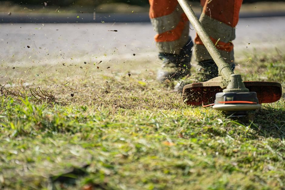 Cordless Trimmer vs Gas Trimmer — What is a Gas Trimmer?