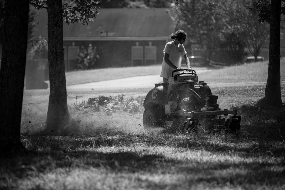 Riding Mower vs Zero-Turn Mower — What Is a Riding Mower?