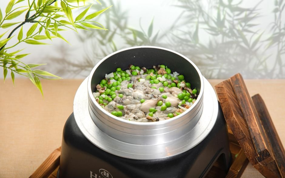 Pressure Cooker vs Instant Pot vs Rice Cooker — 1. What Is a Pressure Cooker?
