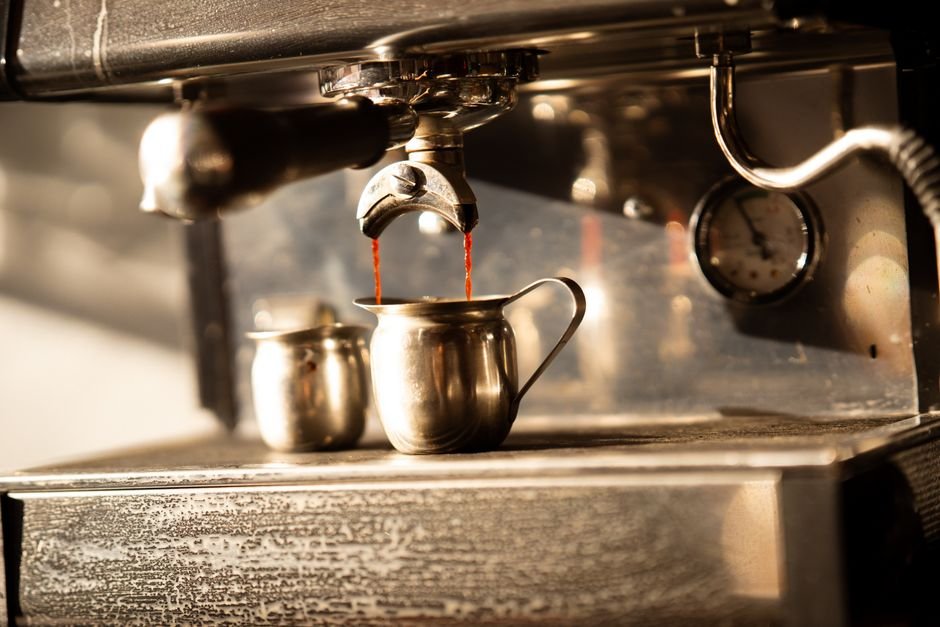 Coffee Machine vs Drip Coffee Maker — What Is a Drip Coffee Maker?