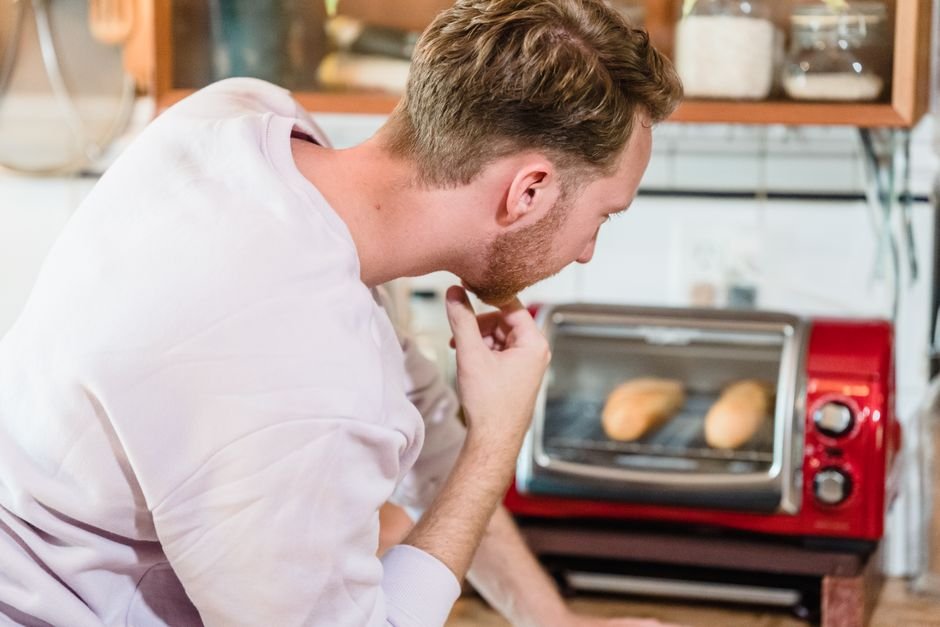 Toaster Oven vs Microwave Oven: Which Is More Useful? — What Is a Toaster Oven?