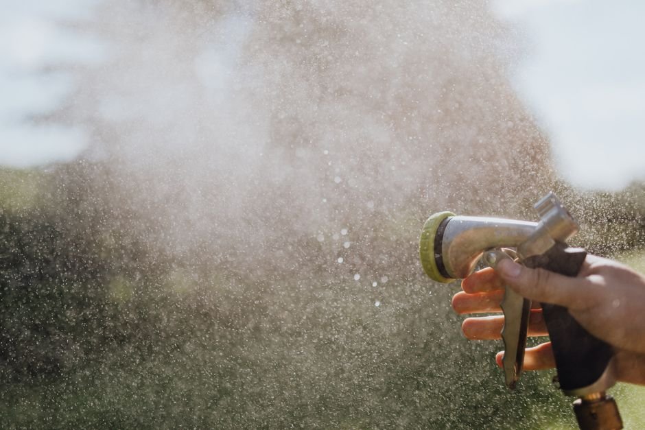 Pressure Washer vs Hose Nozzle — Key Differences