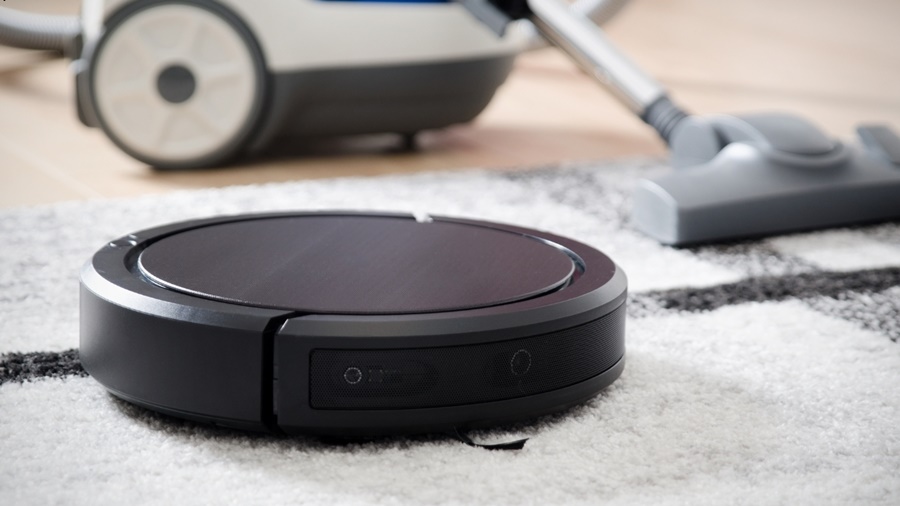 Robot Vacuum vs Traditional Vacuum