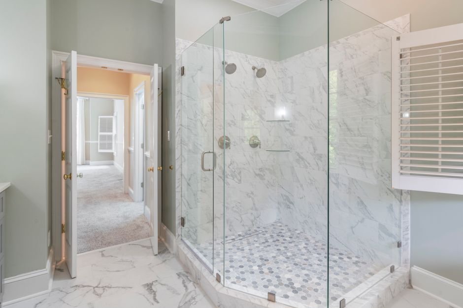 How to Clean Glass Shower Doors Without Streaks