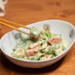how to use a salad spinner effectively
