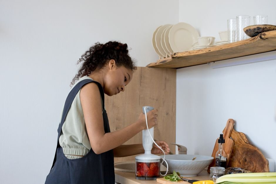What is an Immersion Blender Used for in Home Cooking?