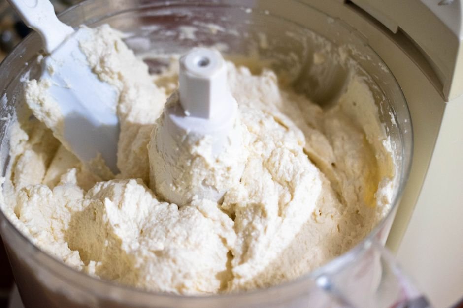 why does my food processor not turn on