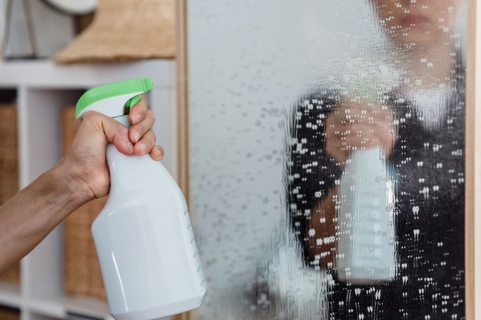 7 Best Cleaning Products for Hard Water Stains
