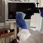 how to clean a microwave with vinegar